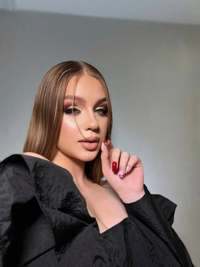 Hollywood glam event makeup with flawless contour and nude lips in Chicago
